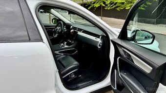 Jaguar F-Pace D200 S AWD Black Pack / Kůže / Led - 11