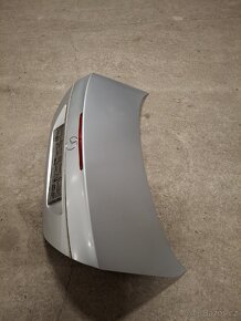 Víko kufru,  páté dveře Mercedes benz W211 sedan - 11