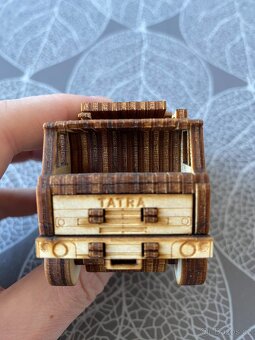 Nový dřevěný model Tatra 815 - 11