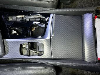 BMW 5 G30 LCI M-Paket kuzeny interier sedacky - 11