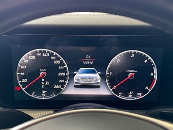 Mercedes-Benz Třídy E, E220d 4MATIC,AMG,HEAD-UP,koupeno v ČR - 11