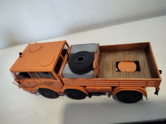 Tatra 813 včetně obtisků a laků 1:43 - 11