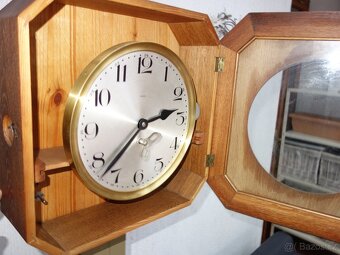 Nástěnné hodiny Kienzle, školní či nádražní - 11