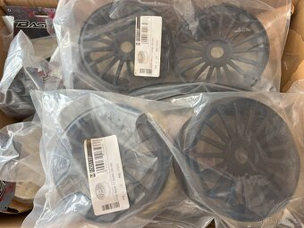 MCD XS5 Max Pro 1/4 závodní RC auto 12S - 11