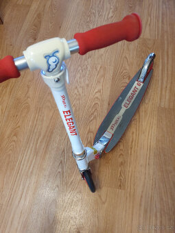 Koloběžka dívčí Scooter Elegant 6 lehká TOP stav - 11