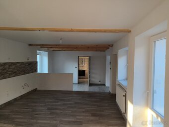 Prodej domu v Častohosticích - 11