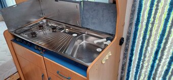 Obytný karavan HOBBY 450 DE LUXE - 11