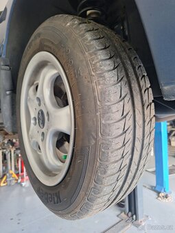 Ford Escort 1.4i - 11