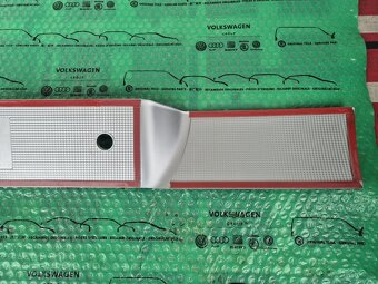 zadní odrazový panel mezi světla HELLA Škoda Felicia před FL - 11