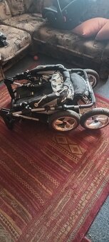 Kočárek a autosedačka - 11