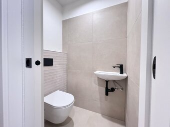 Moderní byt 2+kk s balkonem, parkovacím stáním a zahradou, l - 11