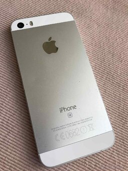 iPhone SE 64GB - 11