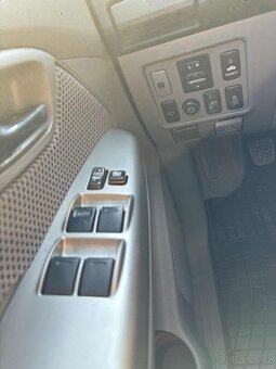 Toyota Hilux 2.5 D-4D 145 City - 11