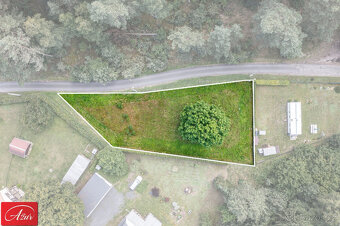 Rovinatý pozemek v krásné, zelené lokalitě - Ploužnice p. R. - 11