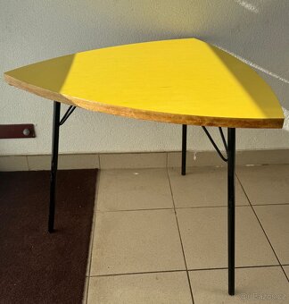 konferenční stolek expo Brusel 58 trsátko umakart - 11