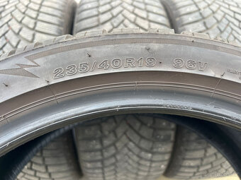 235/40R19 zimní pneu BRIDGESTONE BLIZZAK LM005 - 11