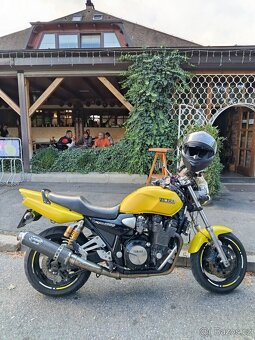 Yamaha XJR - 11
