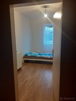 Prostorný a krásný byt ve Vysočanech - 11