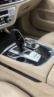 BMW 740d xDrive,G11,M paket,ČR,TOP STAV,aktivní výfuk ON/OFF - 11