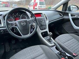 Opel Astra J 1,6, 2013, tažné zařízení, 17" kola - 11