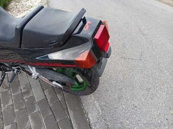Kawasaki gpx 600 - 11