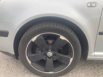 VW Golf 1.6 16V - 11
