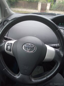 Toyota Yaris 1.3 VVTi 64kw rok 2008 Team edition - 11