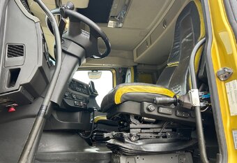 Volvo FH16 750 8x4 nosič kontejneru - 11