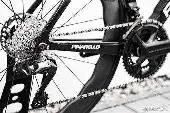 Pinarello Dogma F12 Disc, Shimano Ultegra Di2 2x12 - 11