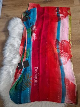 Nový dámský značkový šátek Desigual třpytivý červený s visač - 11