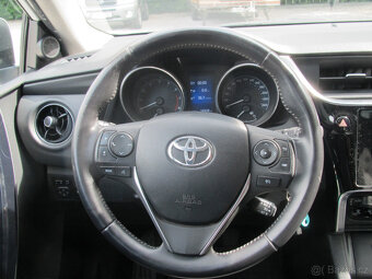 Toyota Auris 1.6 - 11