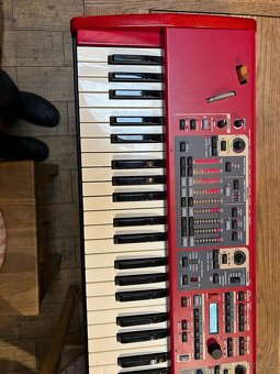 Nord Stage 4 88 a Nord Stage 4 Compact 73 - 11