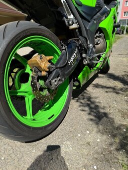 Kawasaki Ninja ZX6RR - 11