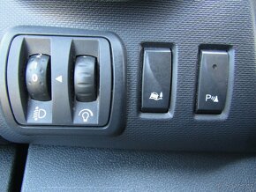 Renault Trafic III 2,0 Blue dCi 120 Combi Van L1 6 míst - 11