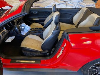 FORD MUSTANG 2020 - 11