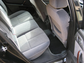 PEUGEOT 407 SW 1.6 HDI - 11