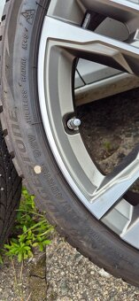 BMW F40 F44 M140i – originální sada alu kol 8Jx18 s pneu Bri - 11