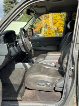 Toyota Land Cruiser HDJ80 - 11