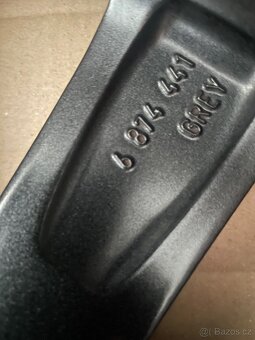 Top original zimni bmw 5 G30 G31 styling 684 + 245/45/18 90% - 11