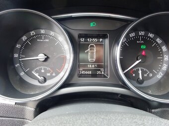 SUPERB COMBI II Elegance 2,0 TDI 125kW + DSG + SERVISKA  - 11