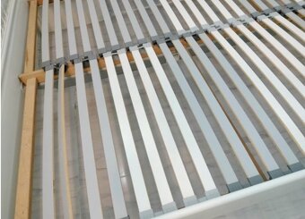 IKEA kovová postel 160 cm včetně roštu - 11