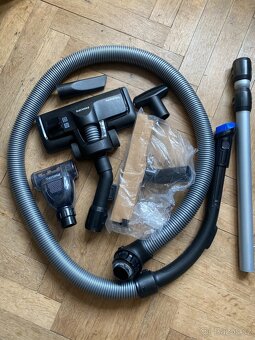 Vysavač Philips FC8784 – výstavní kus, plně funkční - 11