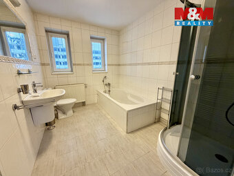 Pronájem bytu 3+1, 140 m² v centru Pardubic - 11