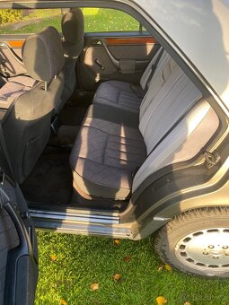 Mercedes w124 250D 1988 - 11