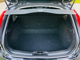 Volvo V40 1.6i BENZÍN MANUÁL 1.MAJITEL KAMERA SERVISKA - 11