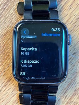 Apple Watch Series 4 44mm - 11