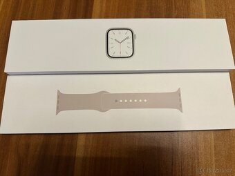 Apple Watch 7, 41 mm Starlight Alu Star - 11