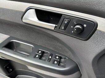 Volkswagen Touran 1.4 TSI 103kW Freestyle Navi Xenony 7 míst - 11