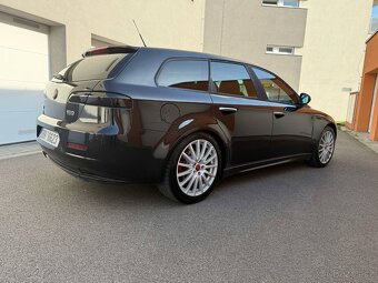 Alfa Romeo 159 ti - 11