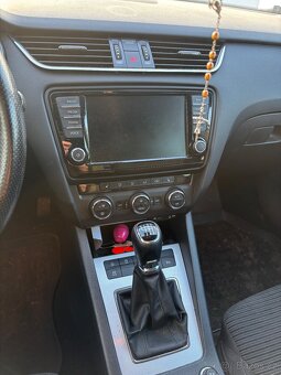 Škoda Octavia 2.0TDI 110KW 2016 STYLE + - 11